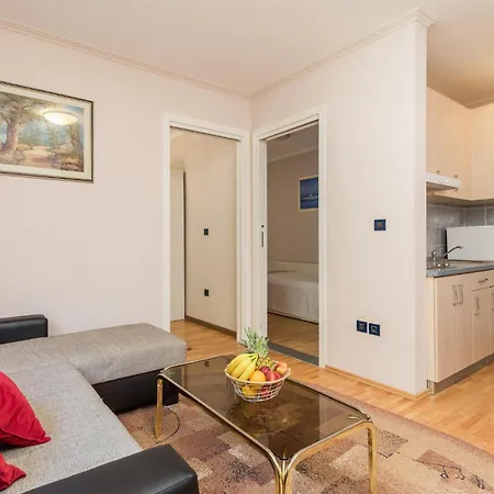Apartment 2 Bedroom Pet Friendly In