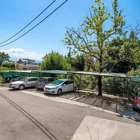 Apartment 2 Bedroom Pet Friendly In Opatija