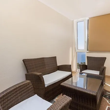 Apartment 2 Bedroom Pet Friendly In *