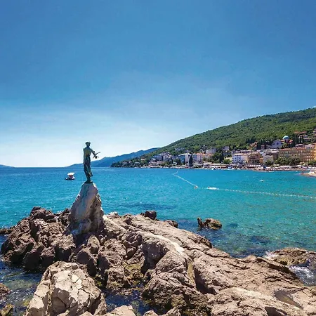 Apartment 2 Bedroom Pet Friendly In Opatija