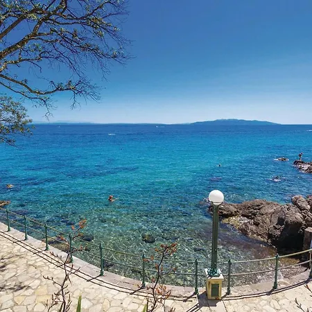 2 Bedroom Pet Friendly In Opatija