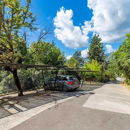 Apartament 2 Bedroom Pet Friendly In *